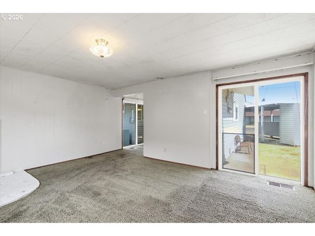 2270 HOYT St Se, Salem, OR 97302