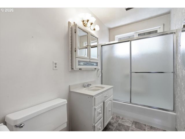 2270 HOYT St Se, Salem, OR 97302