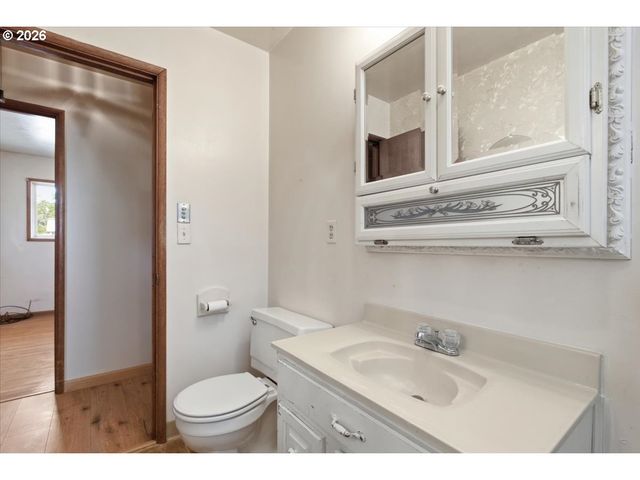 2270 HOYT St Se, Salem, OR 97302