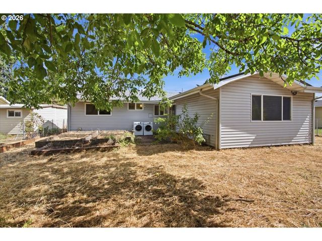2270 HOYT St Se, Salem, OR 97302