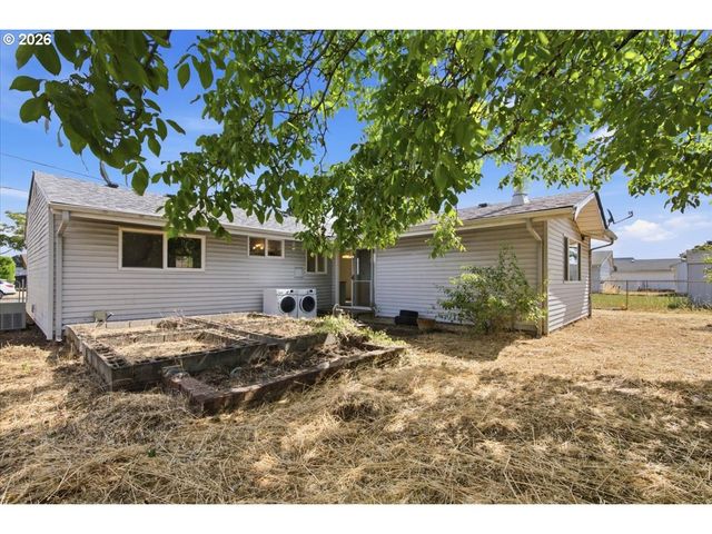 2270 HOYT St Se, Salem, OR 97302