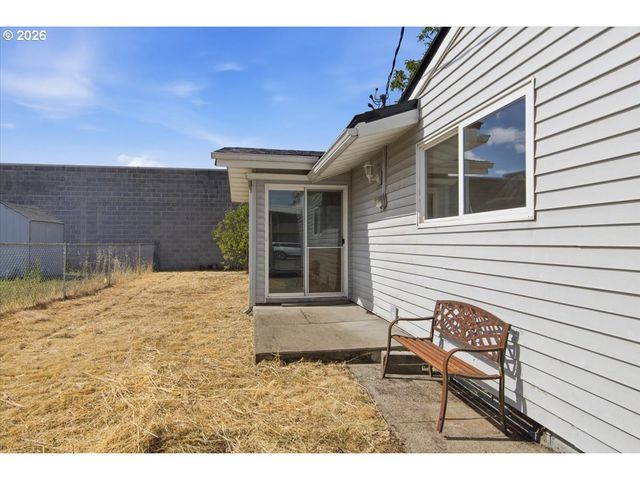 2270 HOYT St Se, Salem, OR 97302