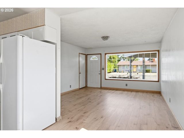 2270 HOYT St Se, Salem, OR 97302