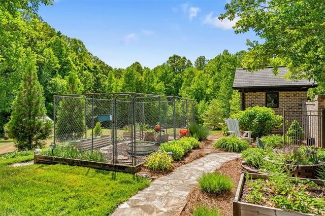 7313 Autumn Lake Drive, Summerfield, NC 27358