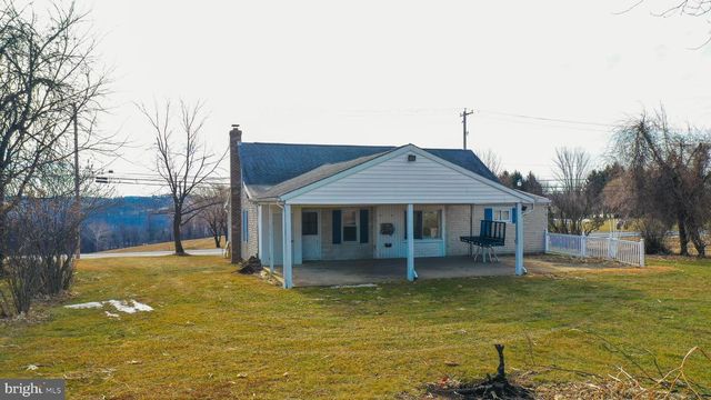 275 MANOR RD, Red Lion, PA 17356