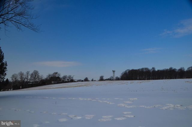 275 MANOR RD, Red Lion, PA 17356