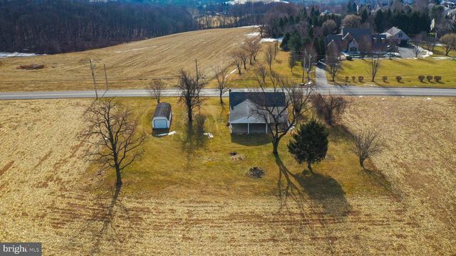 275 MANOR RD, Red Lion, PA 17356