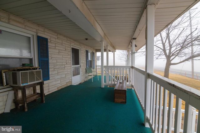 275 MANOR RD, Red Lion, PA 17356