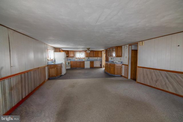 275 MANOR RD, Red Lion, PA 17356