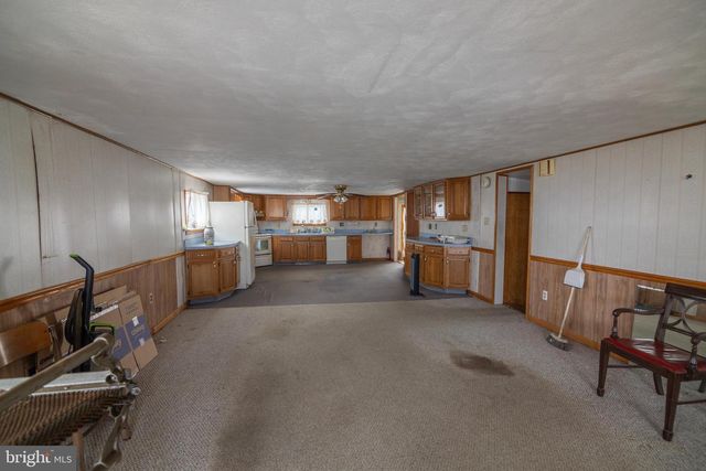 275 MANOR RD, Red Lion, PA 17356