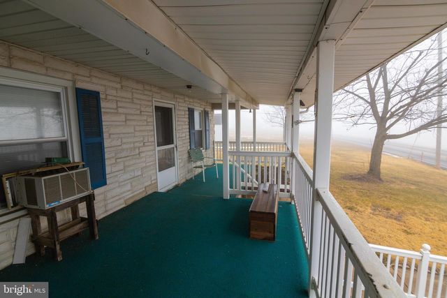 275 MANOR RD, Red Lion, PA 17356