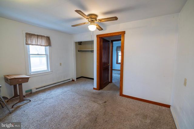 275 MANOR RD, Red Lion, PA 17356