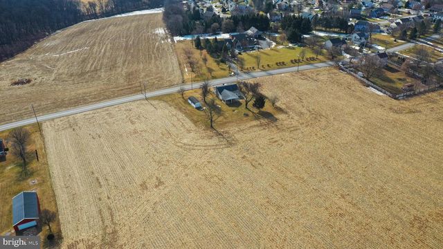 275 MANOR RD, Red Lion, PA 17356