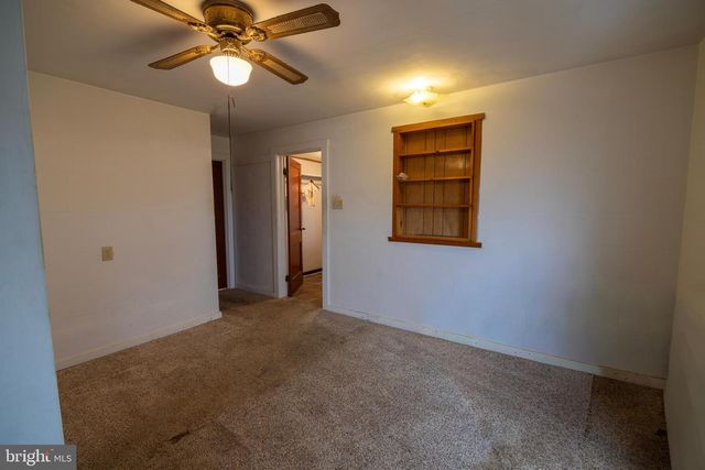 275 MANOR RD, Red Lion, PA 17356