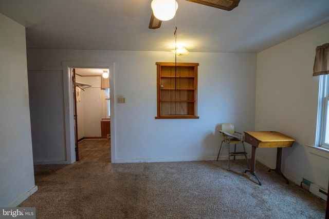 275 MANOR RD, Red Lion, PA 17356