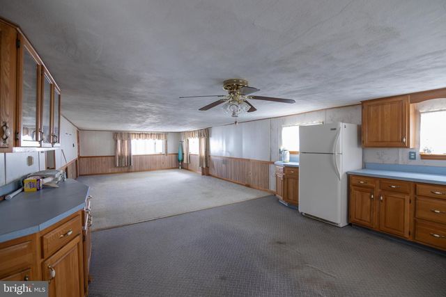 275 MANOR RD, Red Lion, PA 17356