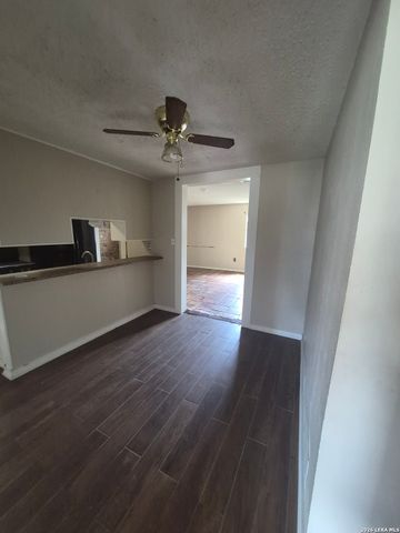 2406 ROSEVILLE ST, San Antonio, TX 78219