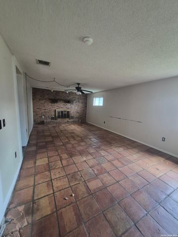 2406 ROSEVILLE ST, San Antonio, TX 78219