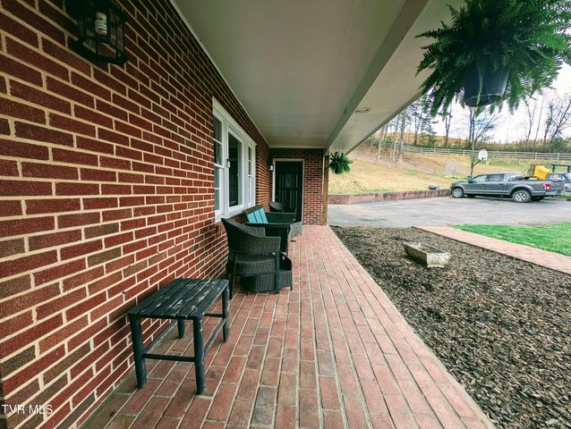 246 The New Road, Clintwood, VA 24228