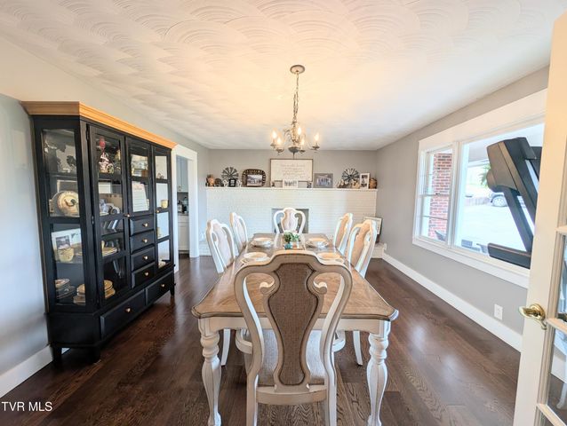 246 The New Road, Clintwood, VA 24228