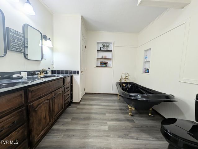 246 The New Road, Clintwood, VA 24228