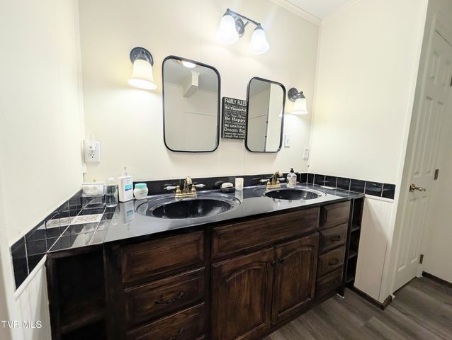 246 The New Road, Clintwood, VA 24228