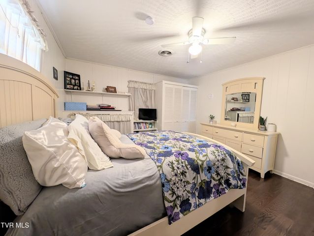 246 The New Road, Clintwood, VA 24228