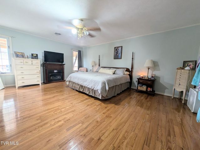 246 The New Road, Clintwood, VA 24228