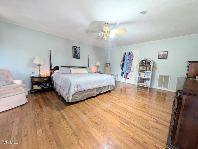 246 The New Road, Clintwood, VA 24228