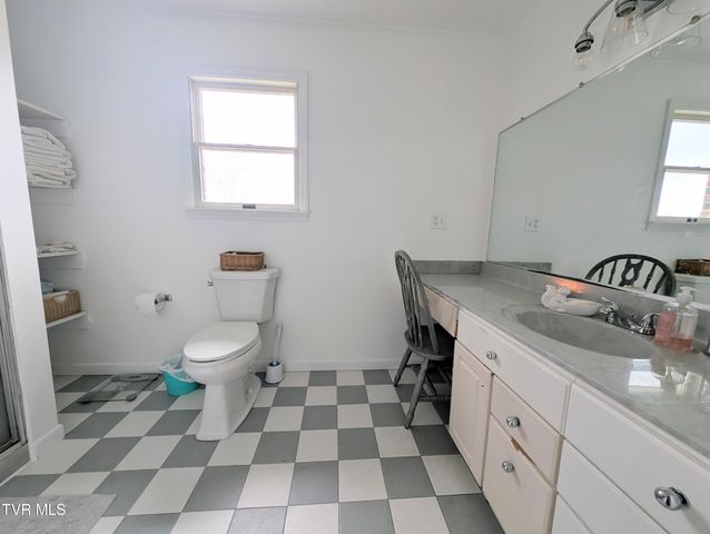 246 The New Road, Clintwood, VA 24228