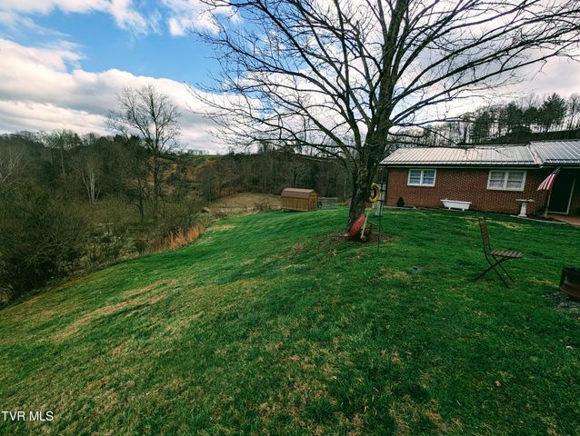 246 The New Road, Clintwood, VA 24228