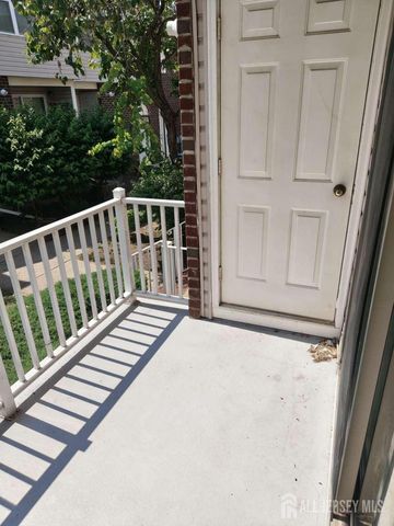 468 Great Beds Court, Perth Amboy, NJ 08861