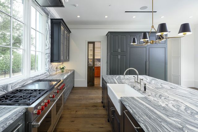 5531 Walnut Hill Lane, Dallas, TX 75229