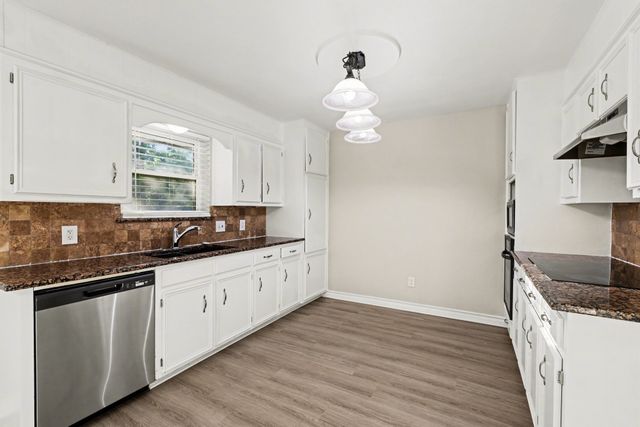 4900 Ridgeline Drive, Arlington, TX 76017