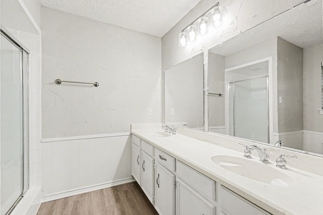 4900 Ridgeline Drive, Arlington, TX 76017