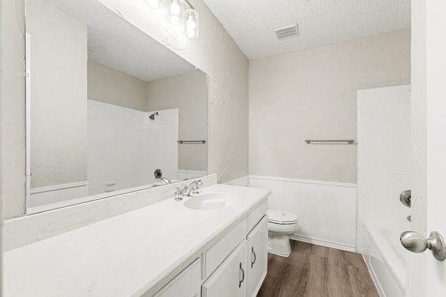 4900 Ridgeline Drive, Arlington, TX 76017