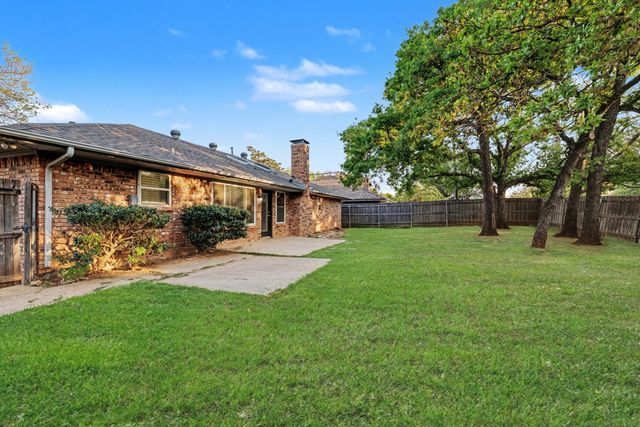 4900 Ridgeline Drive, Arlington, TX 76017