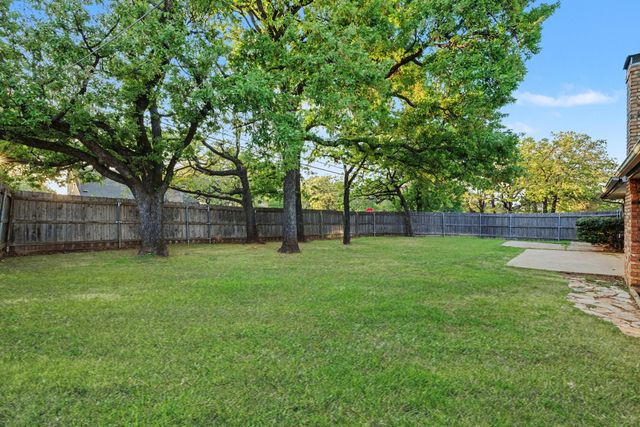 4900 Ridgeline Drive, Arlington, TX 76017