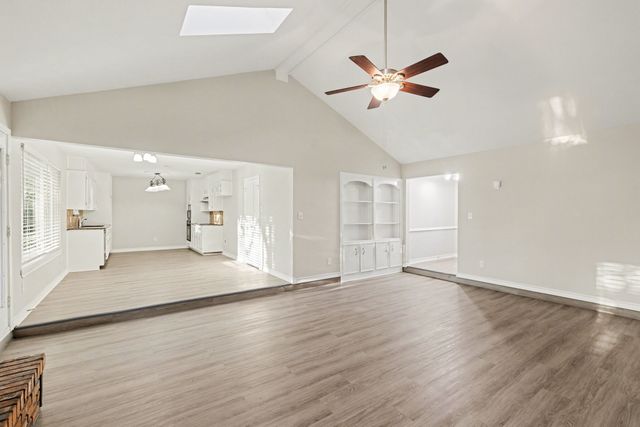 4900 Ridgeline Drive, Arlington, TX 76017