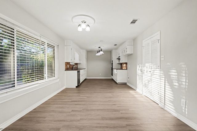 4900 Ridgeline Drive, Arlington, TX 76017