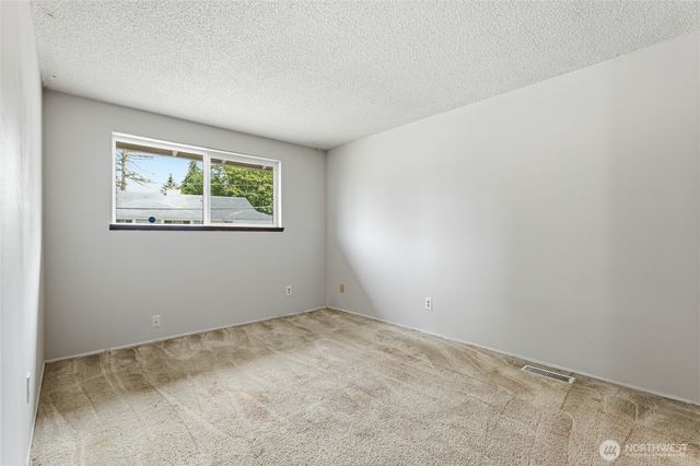 2735 26th Street SE, Auburn, WA 98002