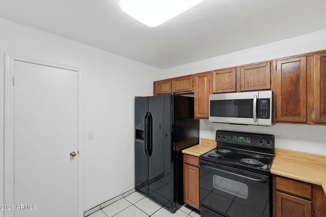 7238 W Canterbury Drive, Peoria, AZ 85345