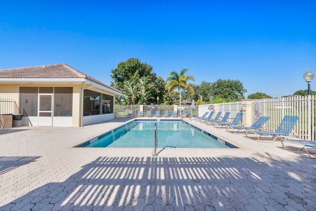 9041 SUN TERRACE Circle A, West Palm Beach, FL 33403