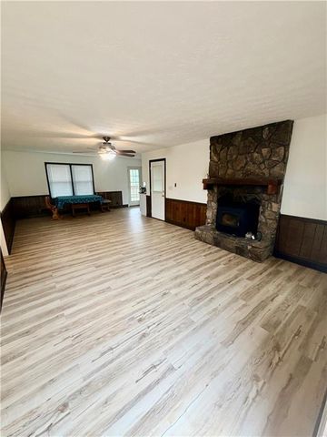 979 McDaniel Mill Road, Conyers, GA 30094