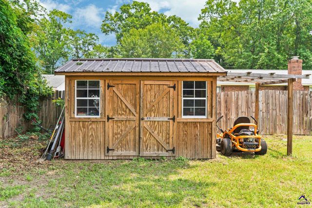 1508 Windsor Road, Perry, GA 31069