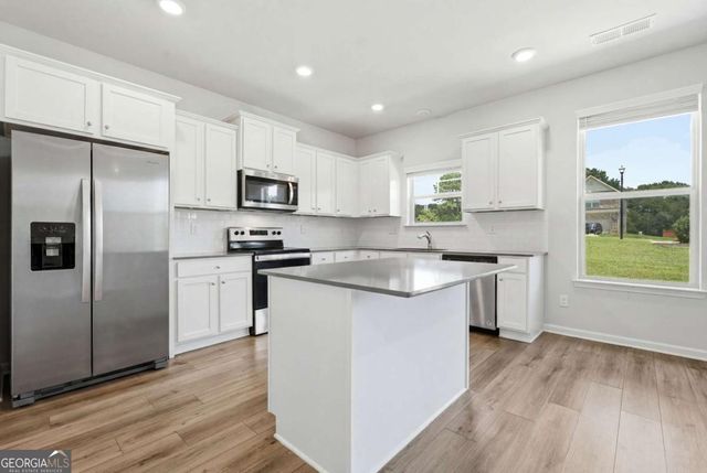 417 Sawmill Trace, Hampton, GA 30228