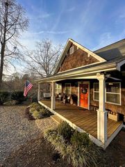 35 High Point Trail, Blue Ridge, GA 30513