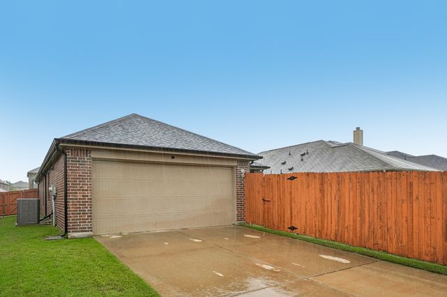 3011 Rosemount Lane, Forney, TX 75126