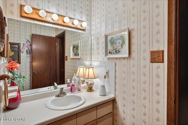 1426 Moorgate Drive, Knoxville, TN 37922
