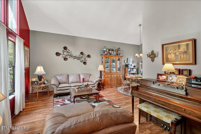 1426 Moorgate Drive, Knoxville, TN 37922